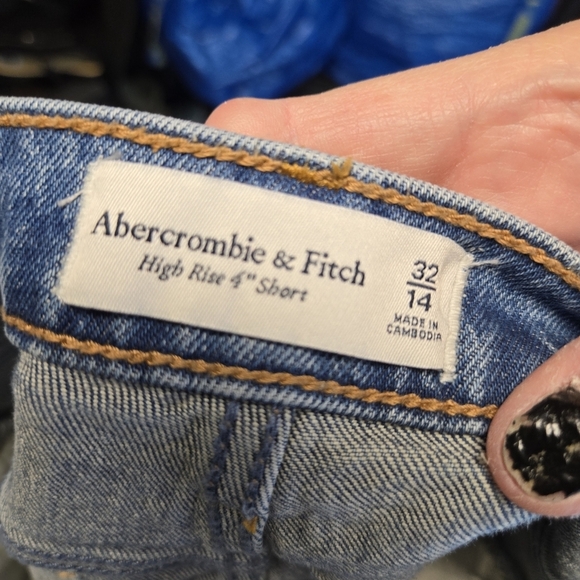 Abercrombie High Rise 4" Short Distressed Denim Jean Shorts - Picture 5 of 6